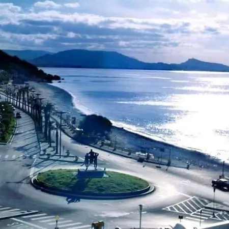 公寓 Namaste Rhodes City